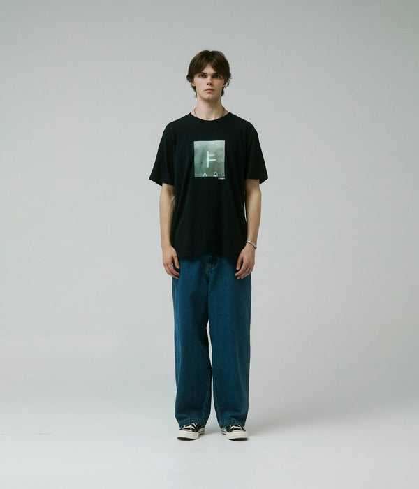 GROUNDED T-SHIRT