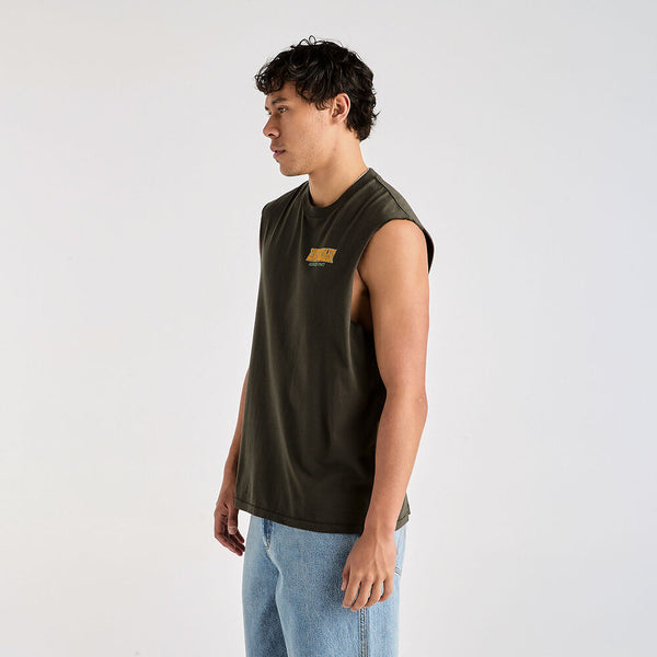 HOLLOW FANGS MUSCLE TEE