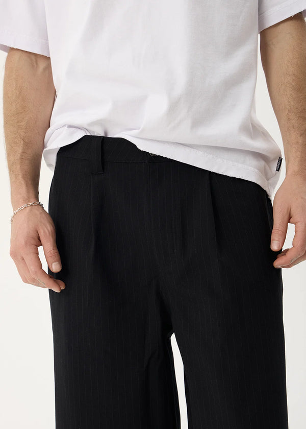 BUSINESS BAGGY PLEATED SHORT