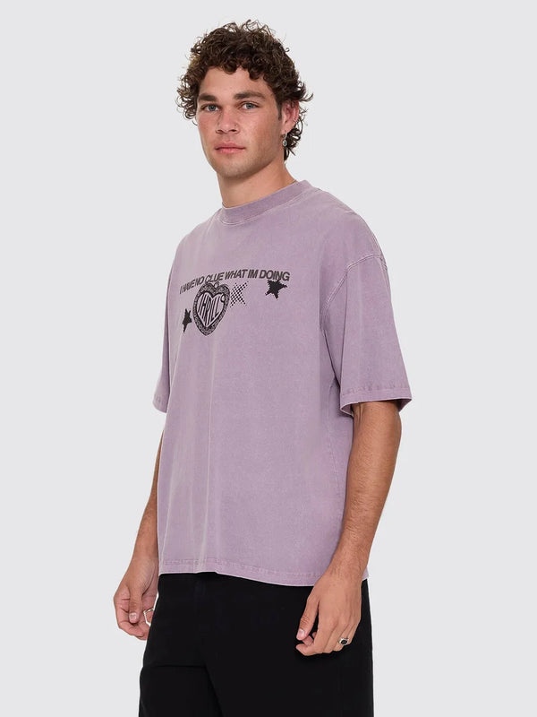 NO CLUE BOX CROP TEE