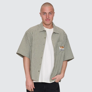 ON LEAVE BOX FIT CROPPED S/S SHIRT
