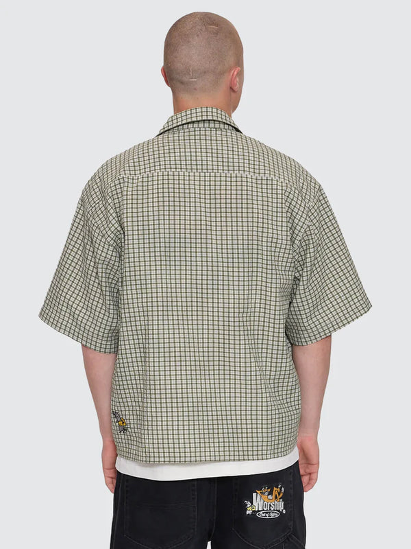 ON LEAVE BOX FIT CROPPED S/S SHIRT