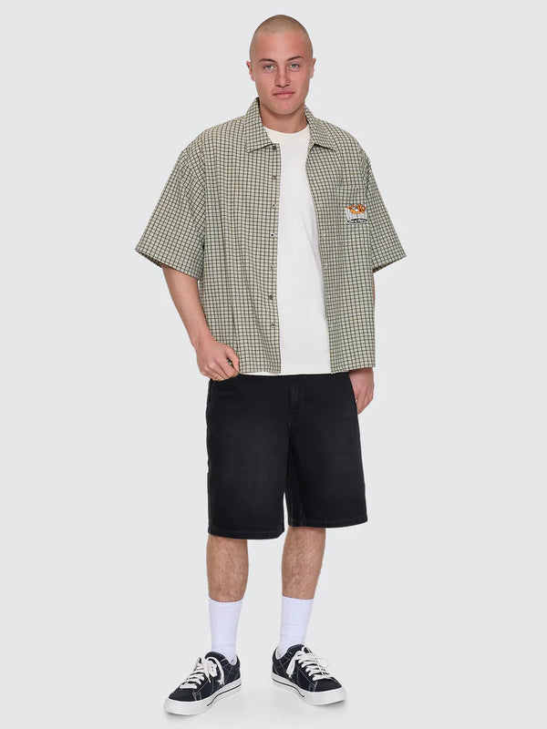 ON LEAVE BOX FIT CROPPED S/S SHIRT