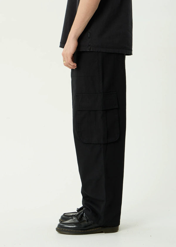 SUMMIT PLEATED CARGO PANT