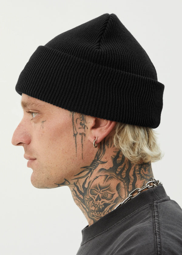 HOMETOWN BEANIE 26